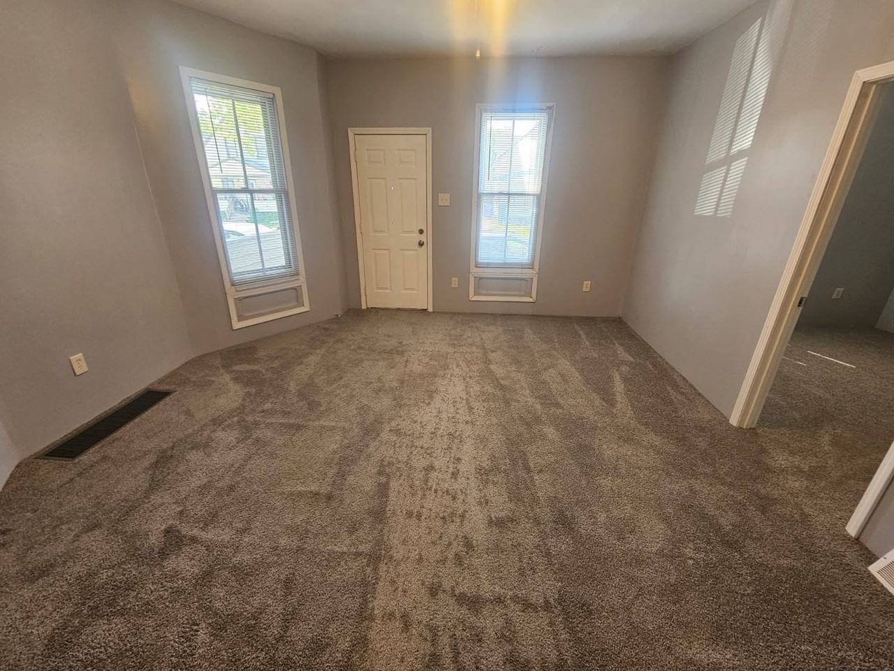 3589 W 46th St - Photo 4 of 11