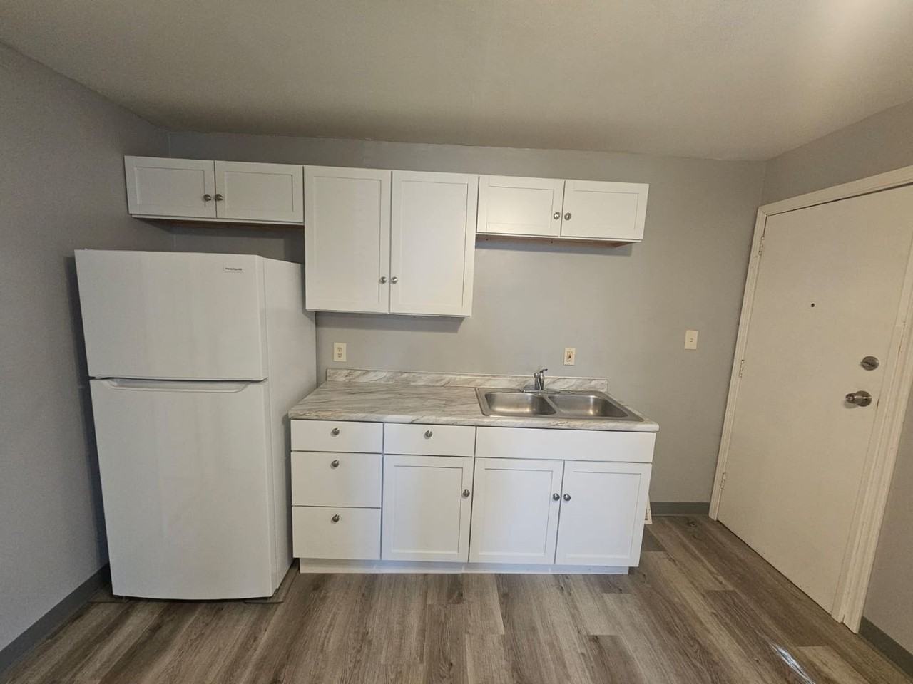 3589 W 46th St - Photo 5 of 11