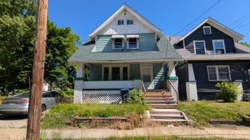featured image of 443 W Thornton St