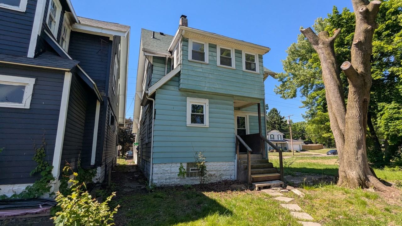 443 W Thornton St - Photo 3 of 45