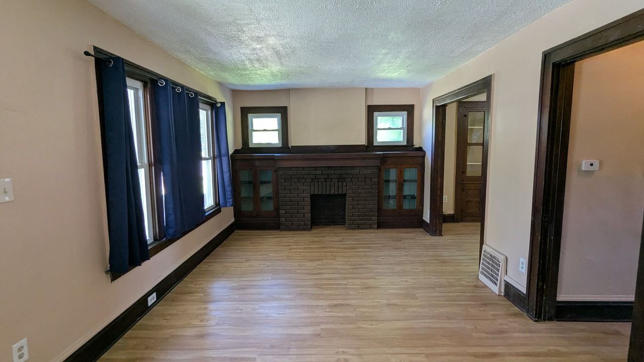 443 W Thornton St - Photo 7 of 45