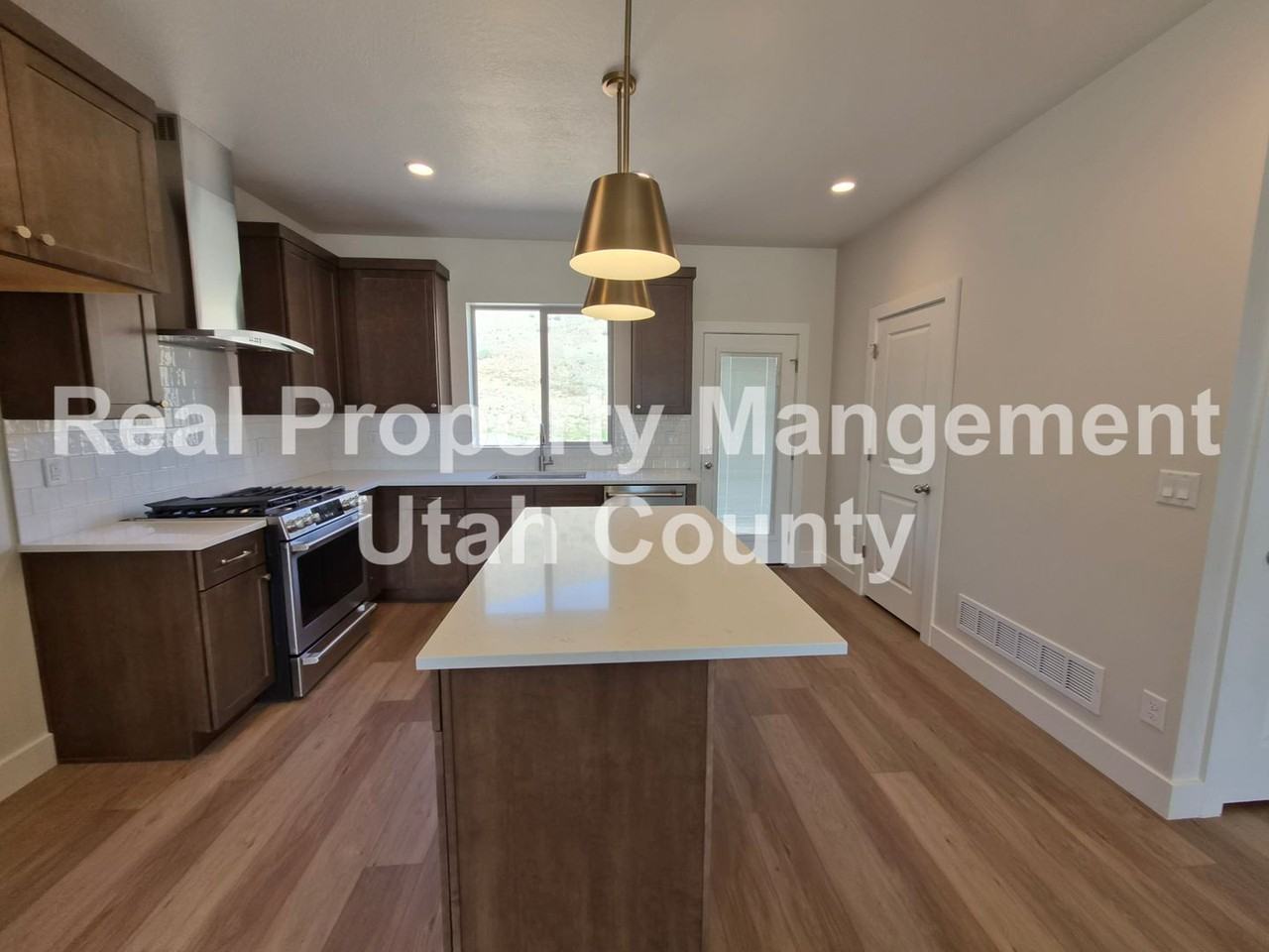 2172 2172 W Cape Fox Way - Photo 4 of 49