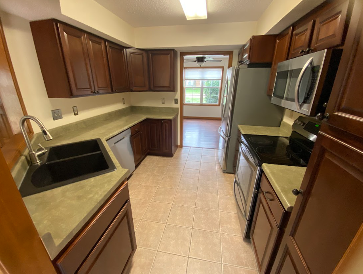 3703 Lupine Dr - Photo 5 of 23
