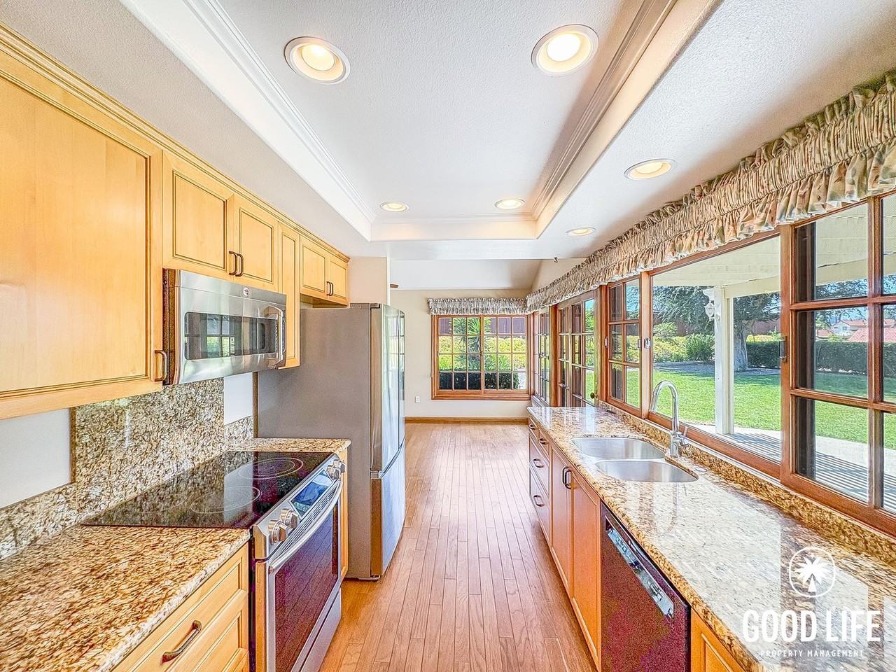 12573 Parma Ct - Photo 4 of 29