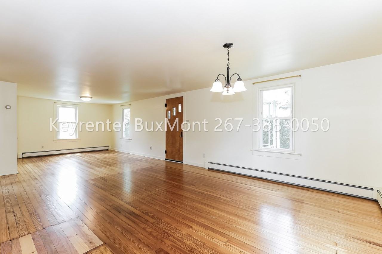 73 Headquarters Rd - Photo 3 of 18