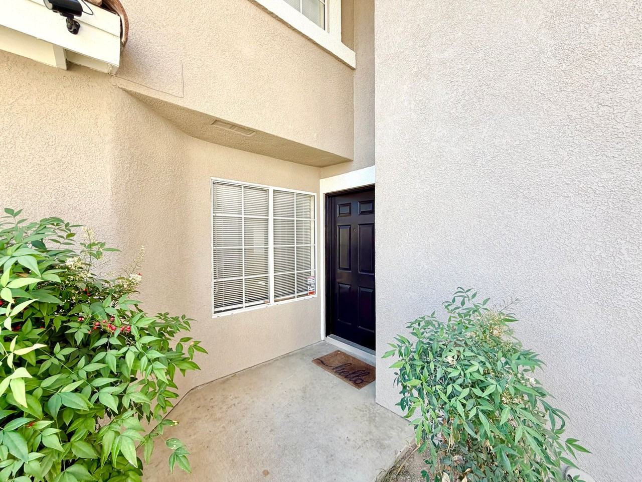 541 Ocean Ave - Photo 4 of 33