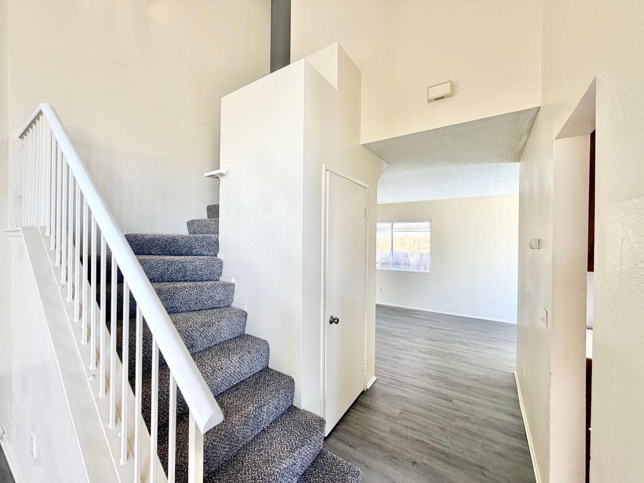 541 Ocean Ave - Photo 7 of 33