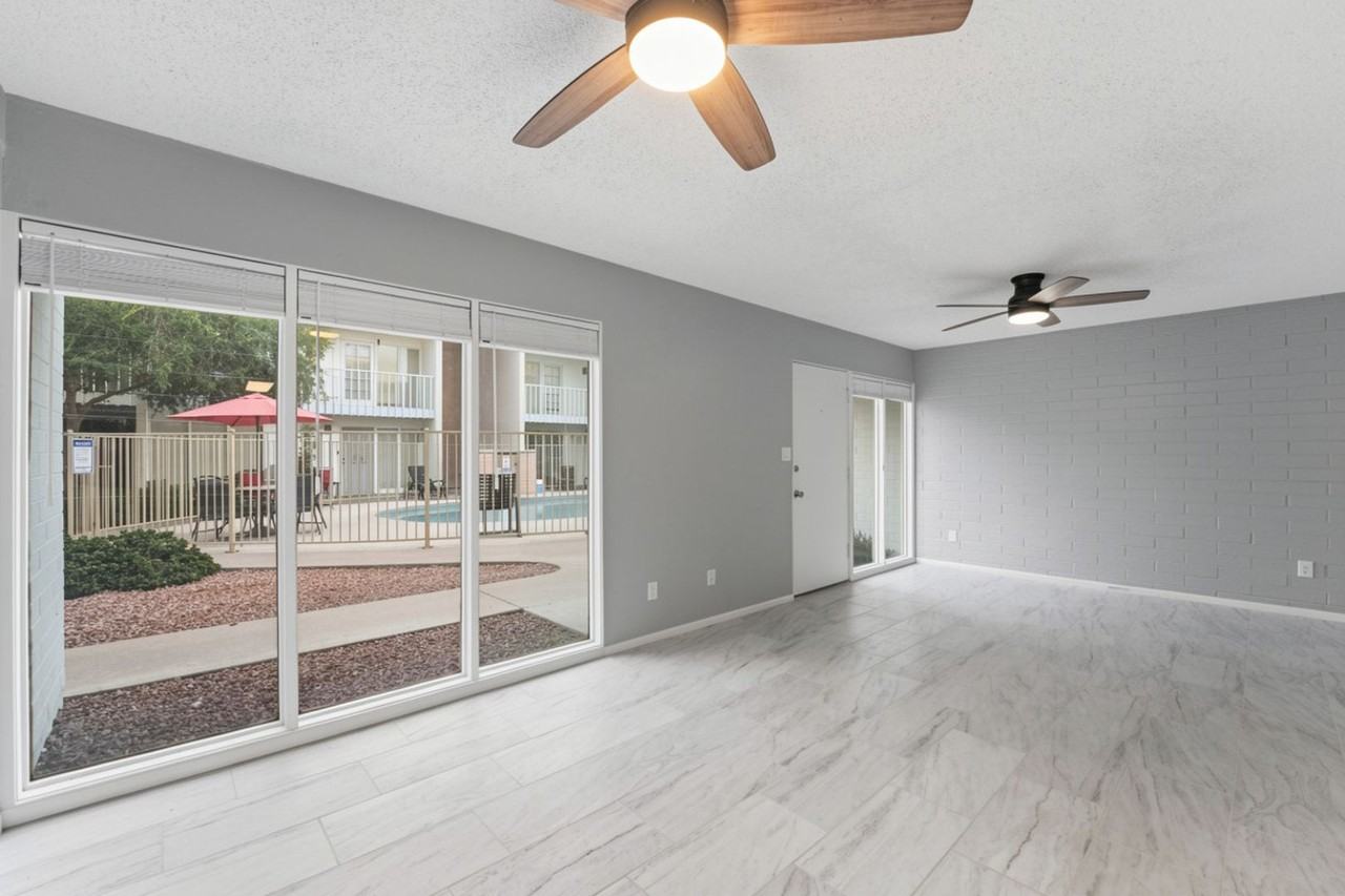 1734 W Tuckey Ln #16 - Photo 5 of 30