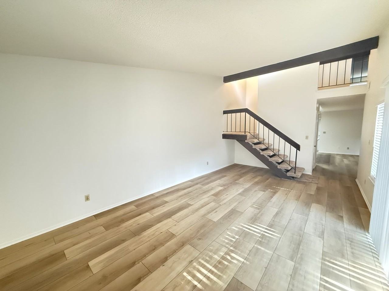 22210 James Alan Cir #8 - Photo 5 of 24
