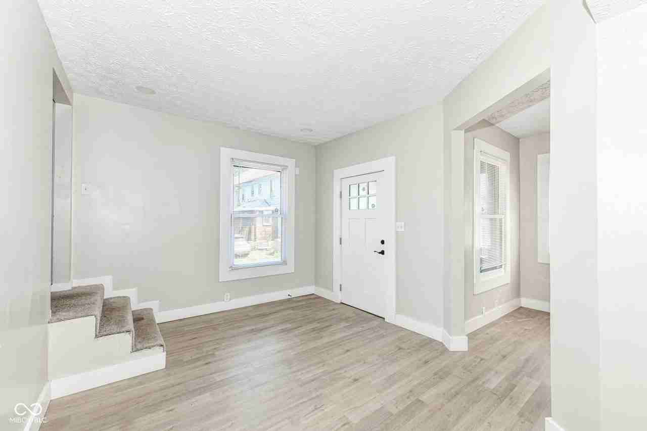 321 E 31st St - Photo 2 of 20