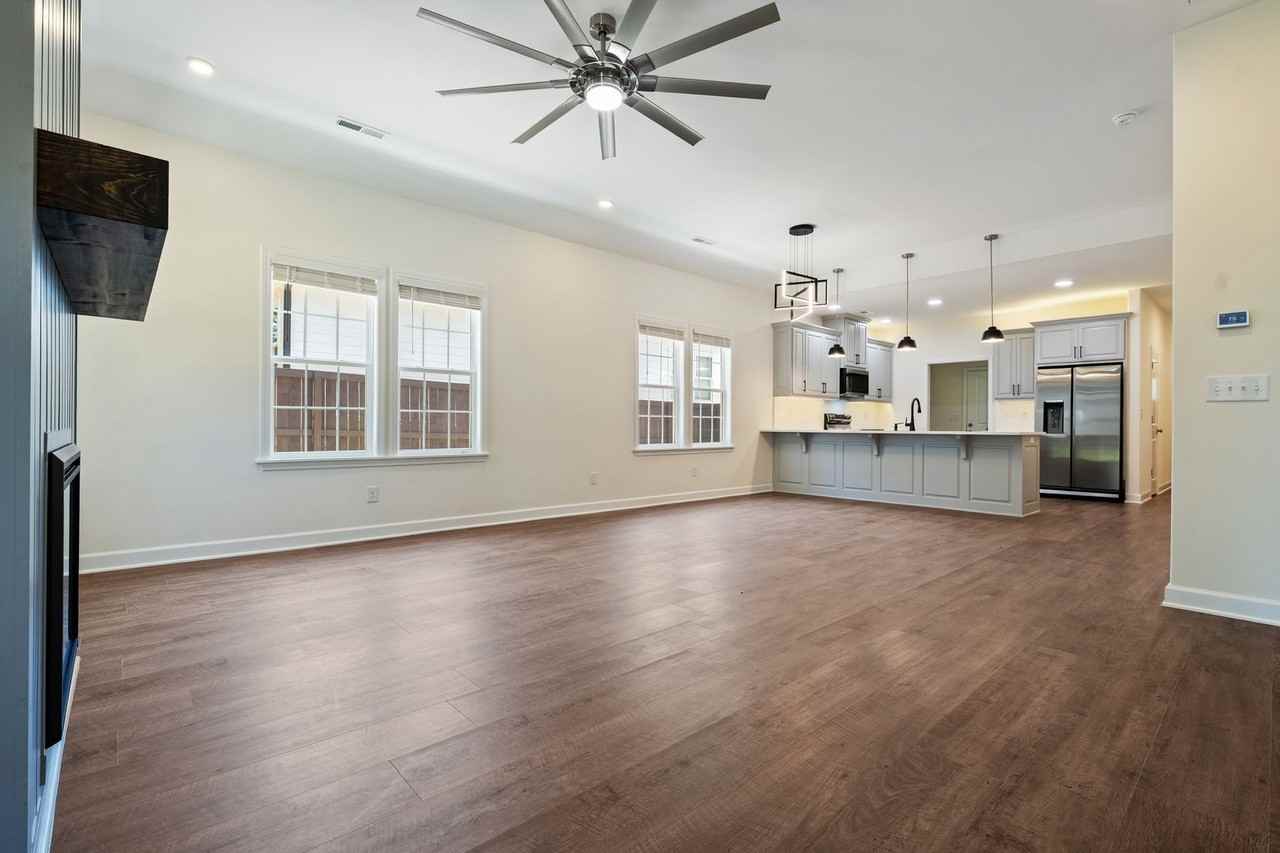 3505 Skycrest Dr - Photo 4 of 20