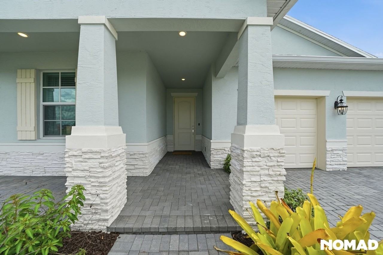 12220 Sw Roma Cir - Photo 3 of 44
