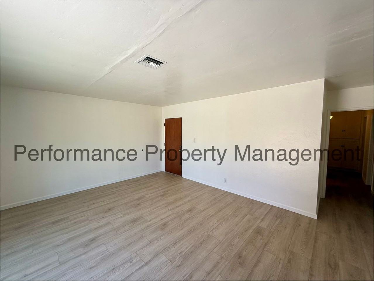 1220 Sylvia Dr - Photo 2 of 17