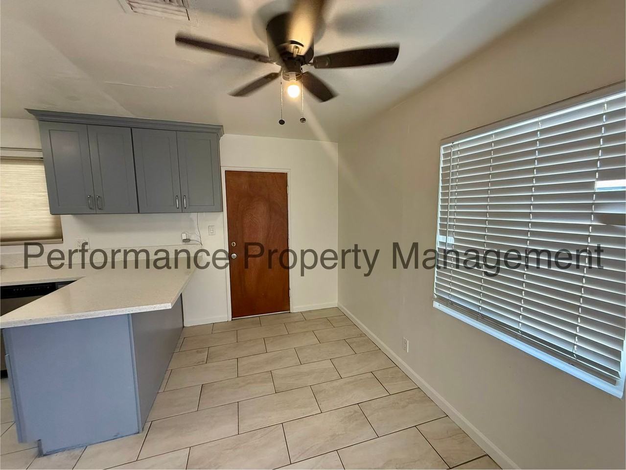 1220 Sylvia Dr - Photo 3 of 17