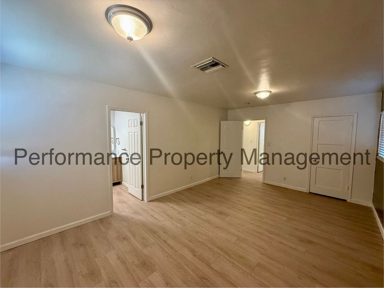 1220 Sylvia Dr - Photo 6 of 17