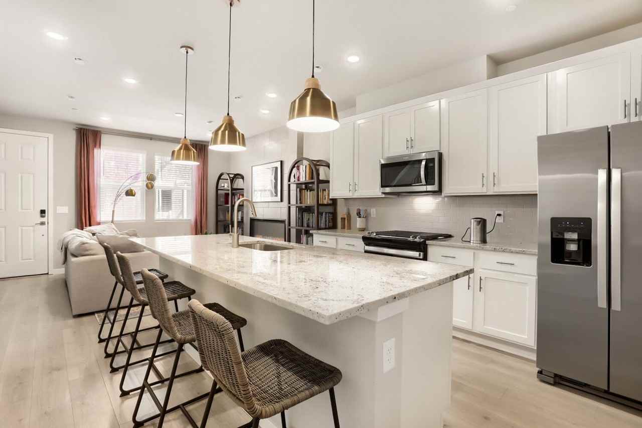 2861 Bear Springs Cir - Photo 7 of 19