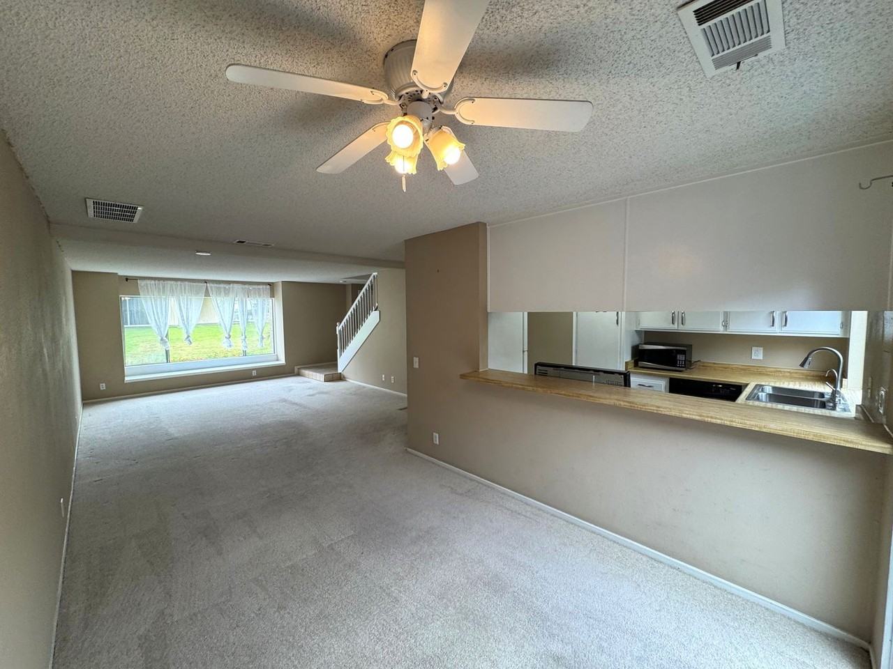 7313 Unicorn Cir - Photo 5 of 26