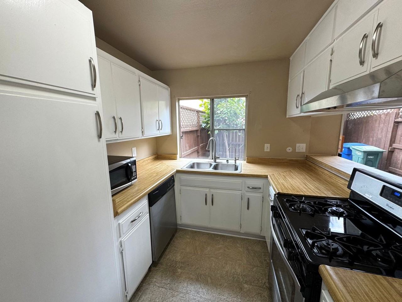 7313 Unicorn Cir - Photo 7 of 26