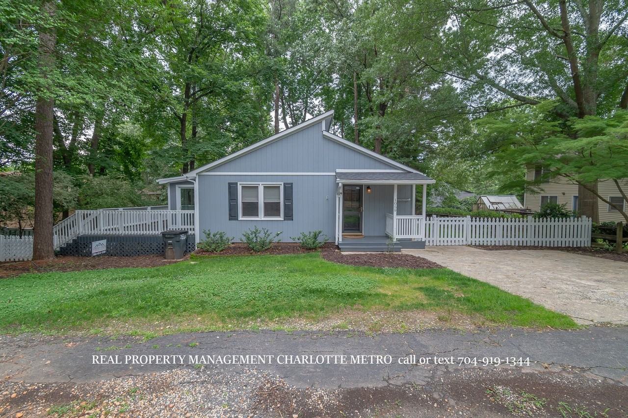 1059 Woodlake Ln - Photo 3 of 47