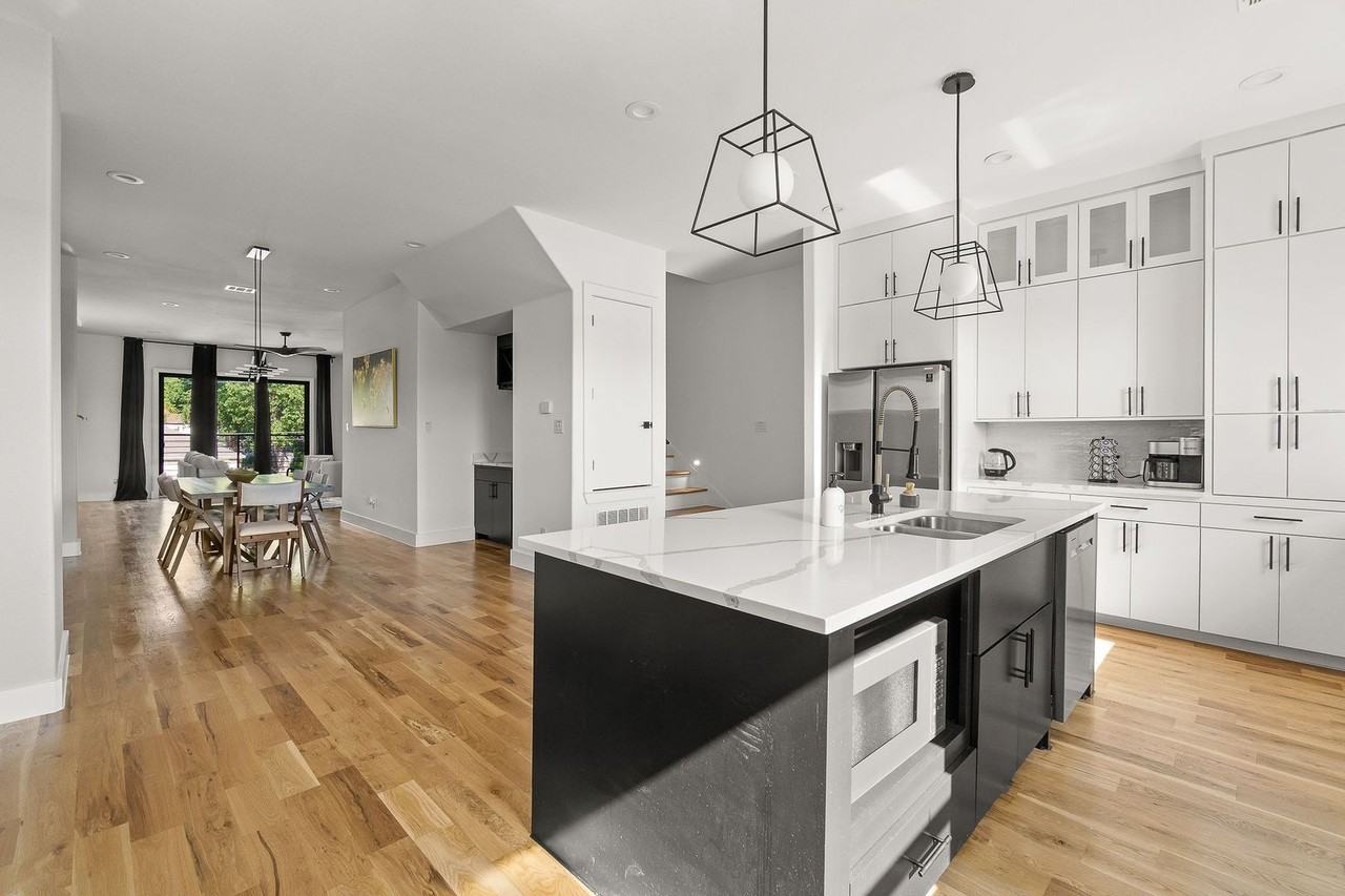 512 Avenue L - Photo 6 of 26