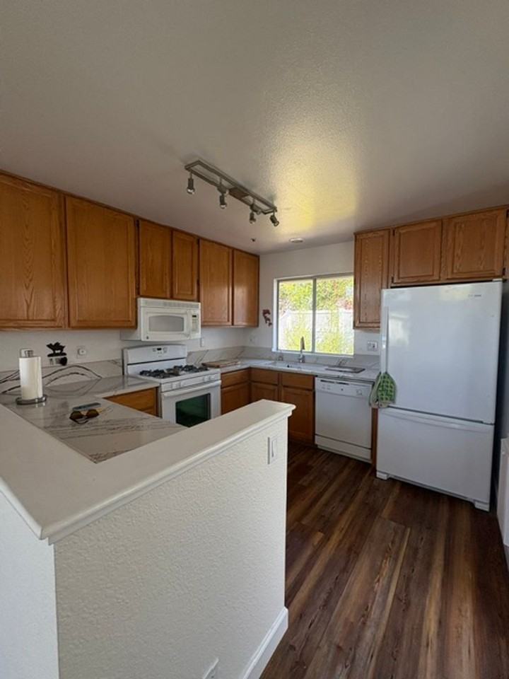981 Bluebell Way - Photo 4 of 15