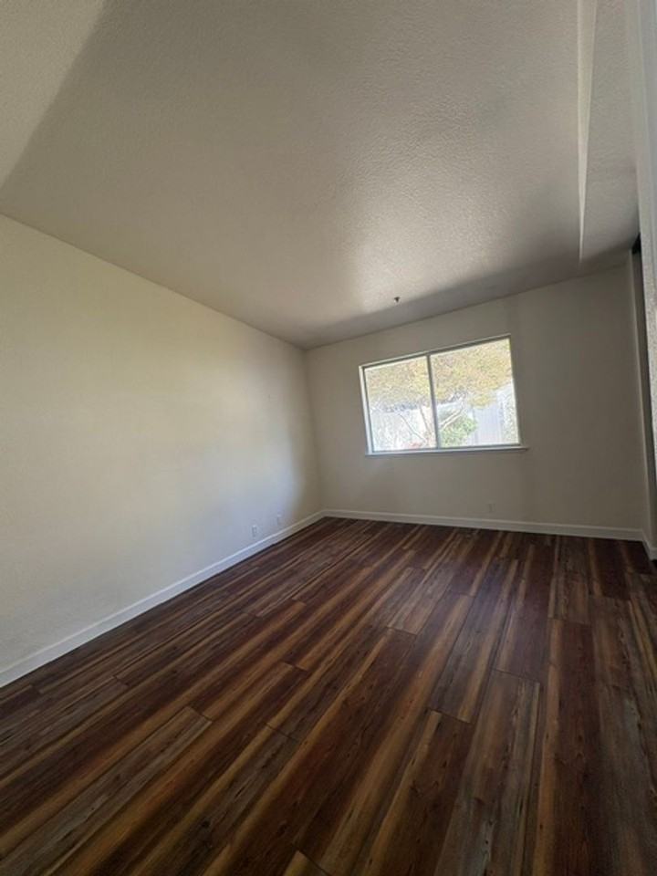981 Bluebell Way - Photo 6 of 15