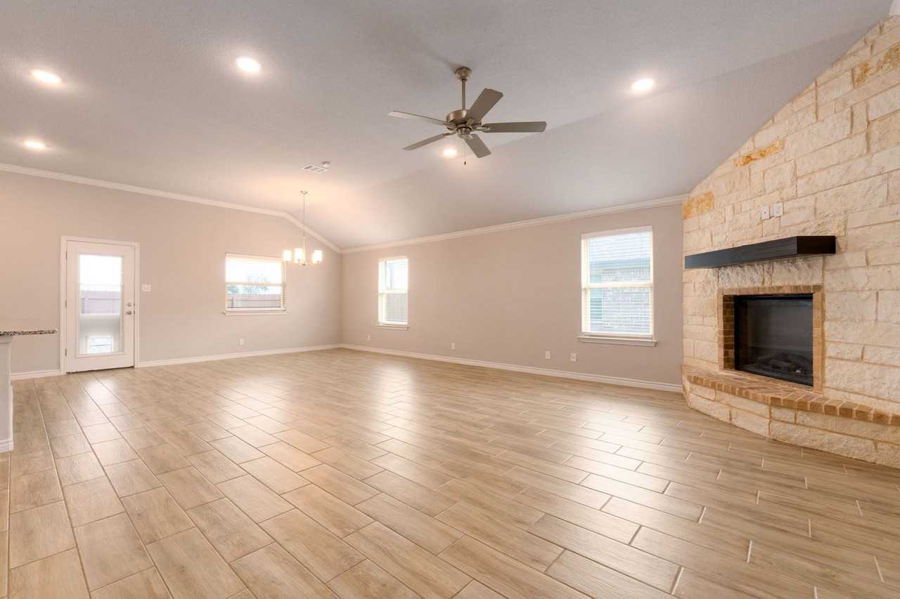 2611 Settlers Oak Dr - Photo 4 of 20