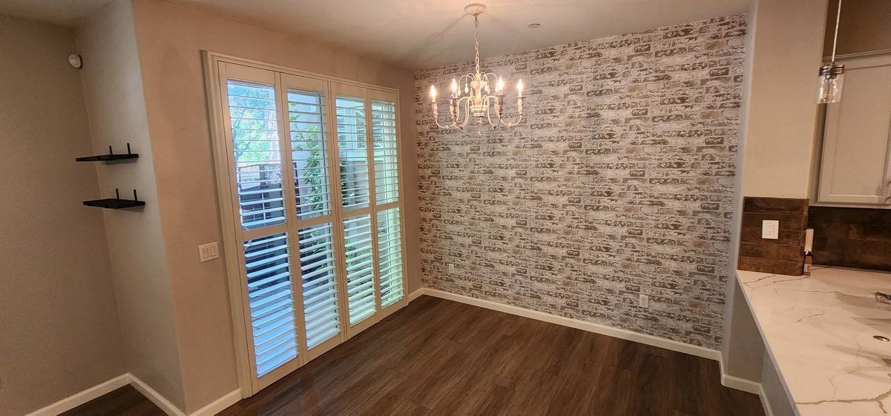 303 Esplanade Cir - Photo 5 of 15