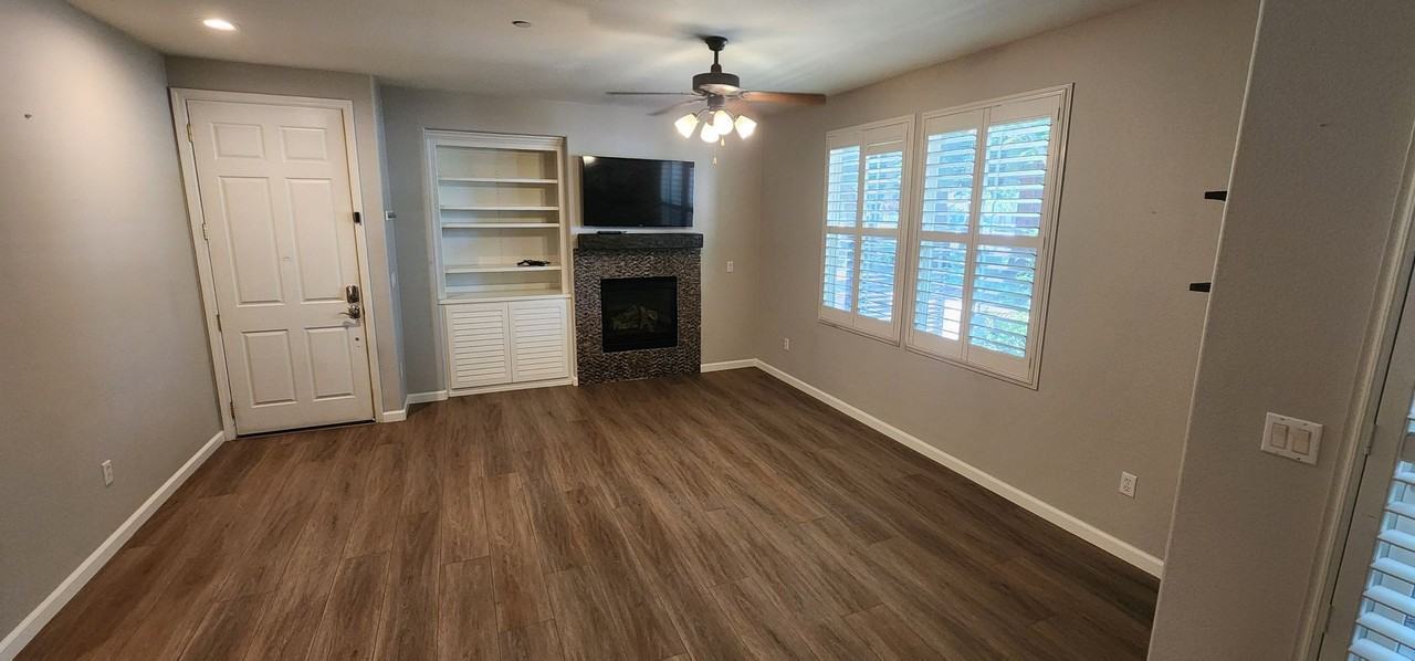 303 Esplanade Cir - Photo 6 of 15