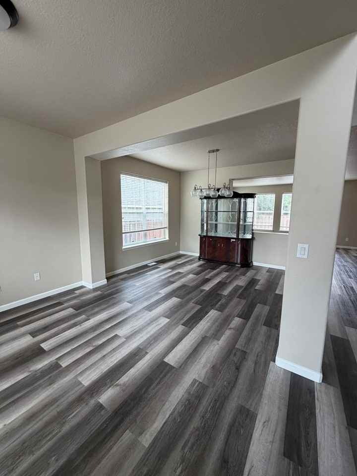 6108 Ne 84th Ave - Photo 4 of 33