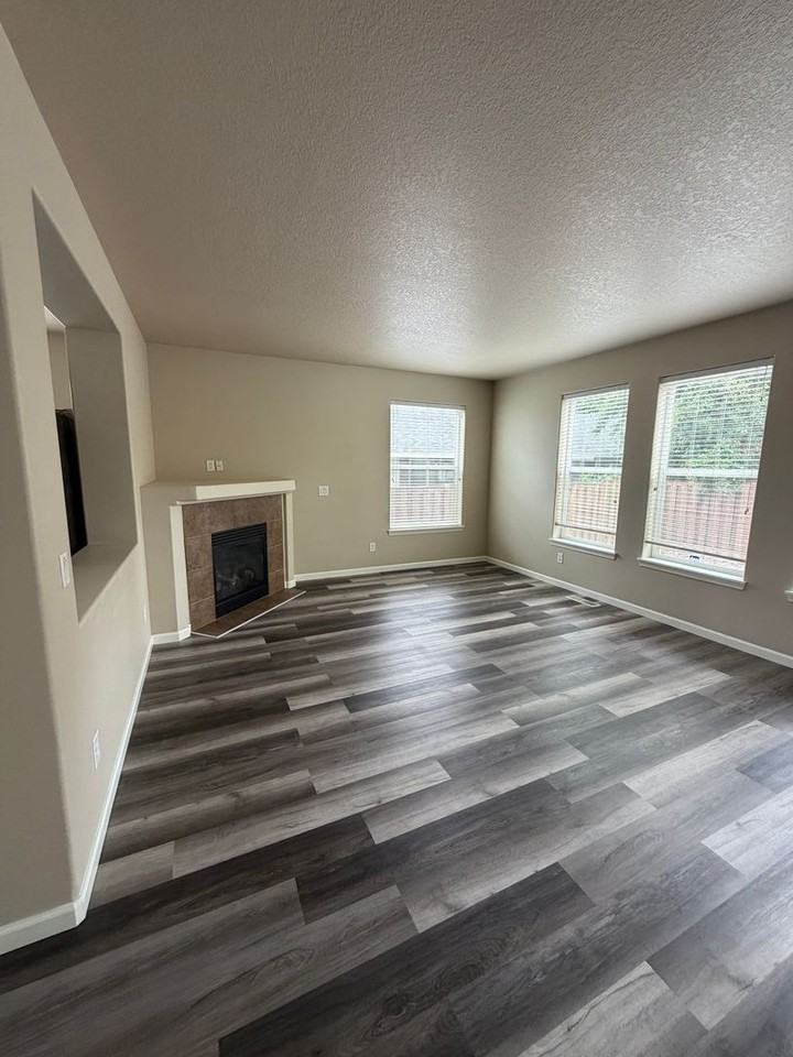 6108 Ne 84th Ave - Photo 6 of 33