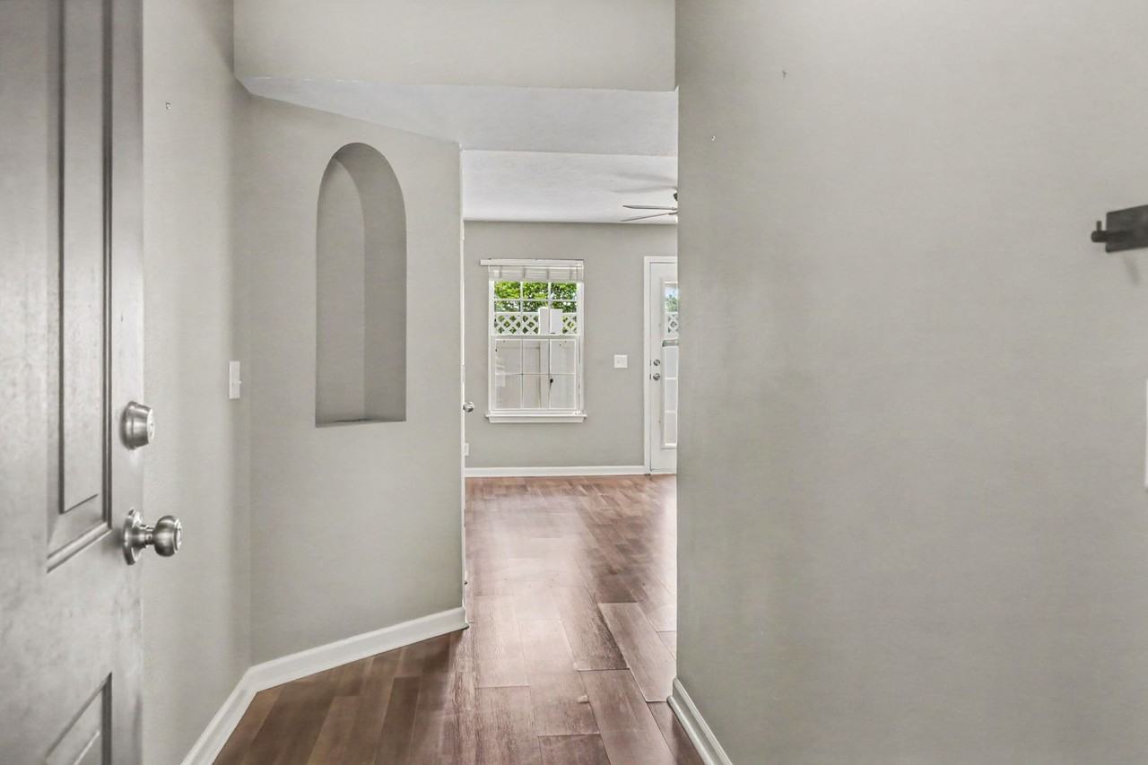 220 Buck Run Dr - Photo 2 of 16