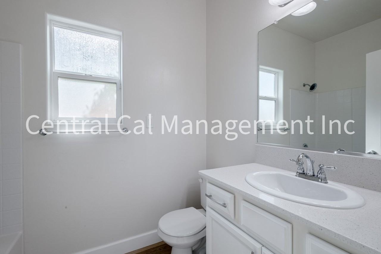9029 Almond Creek Dr - Photo 6 of 32