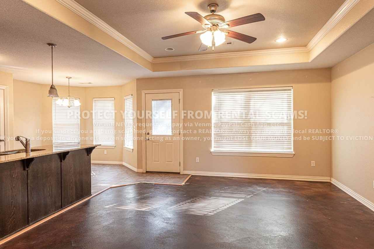 159 E Madrid St - Photo 3 of 13