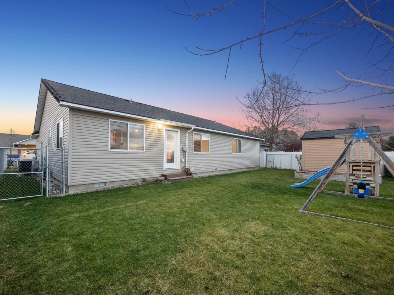 1705 E Glacier St - Photo 2 of 28