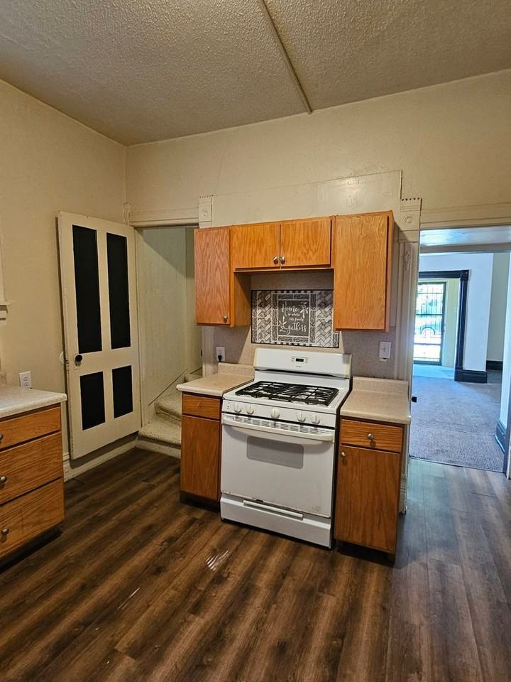 819 E Whitmer St - Photo 7 of 20