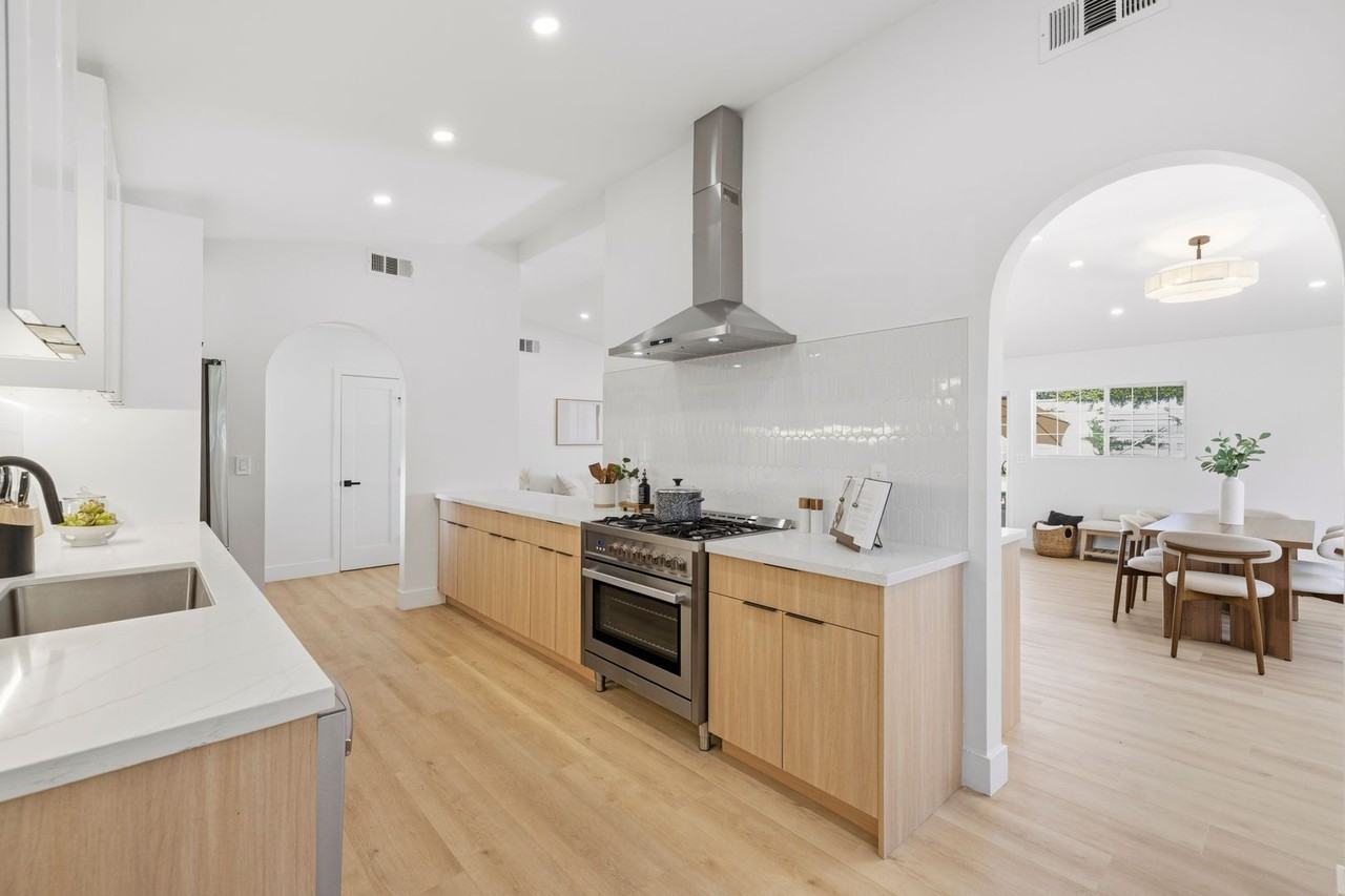 9355 Ruffner Ave - Photo 4 of 50