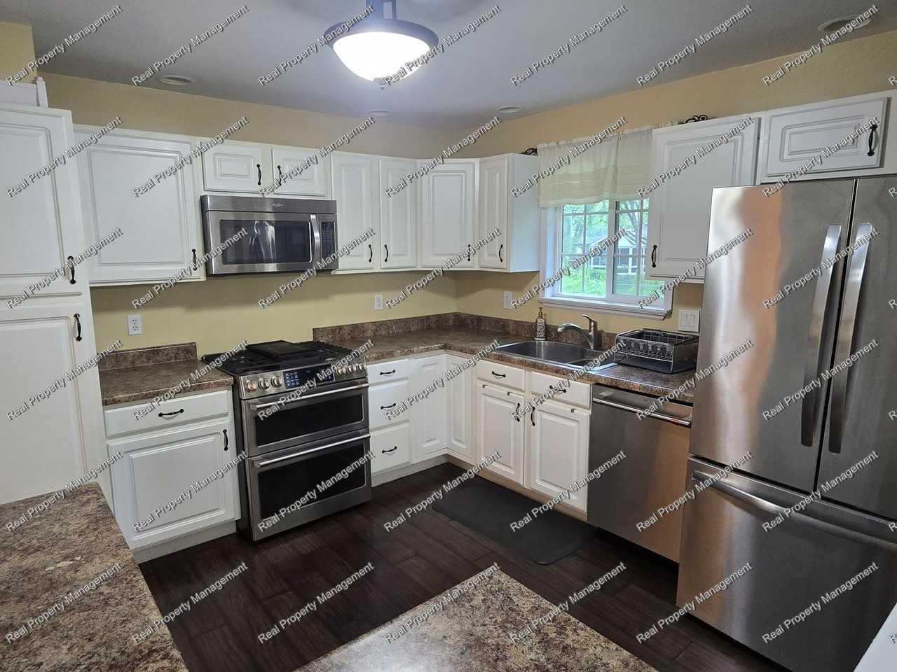3788 Kingsway Dr - Photo 4 of 14