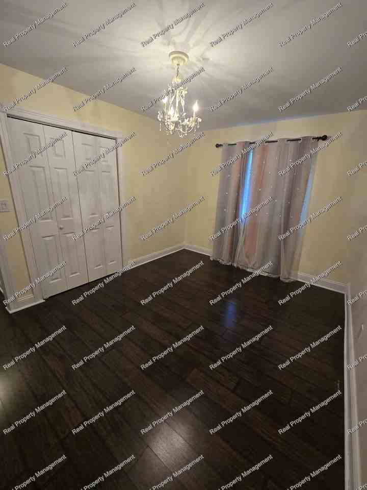 3788 Kingsway Dr - Photo 7 of 14