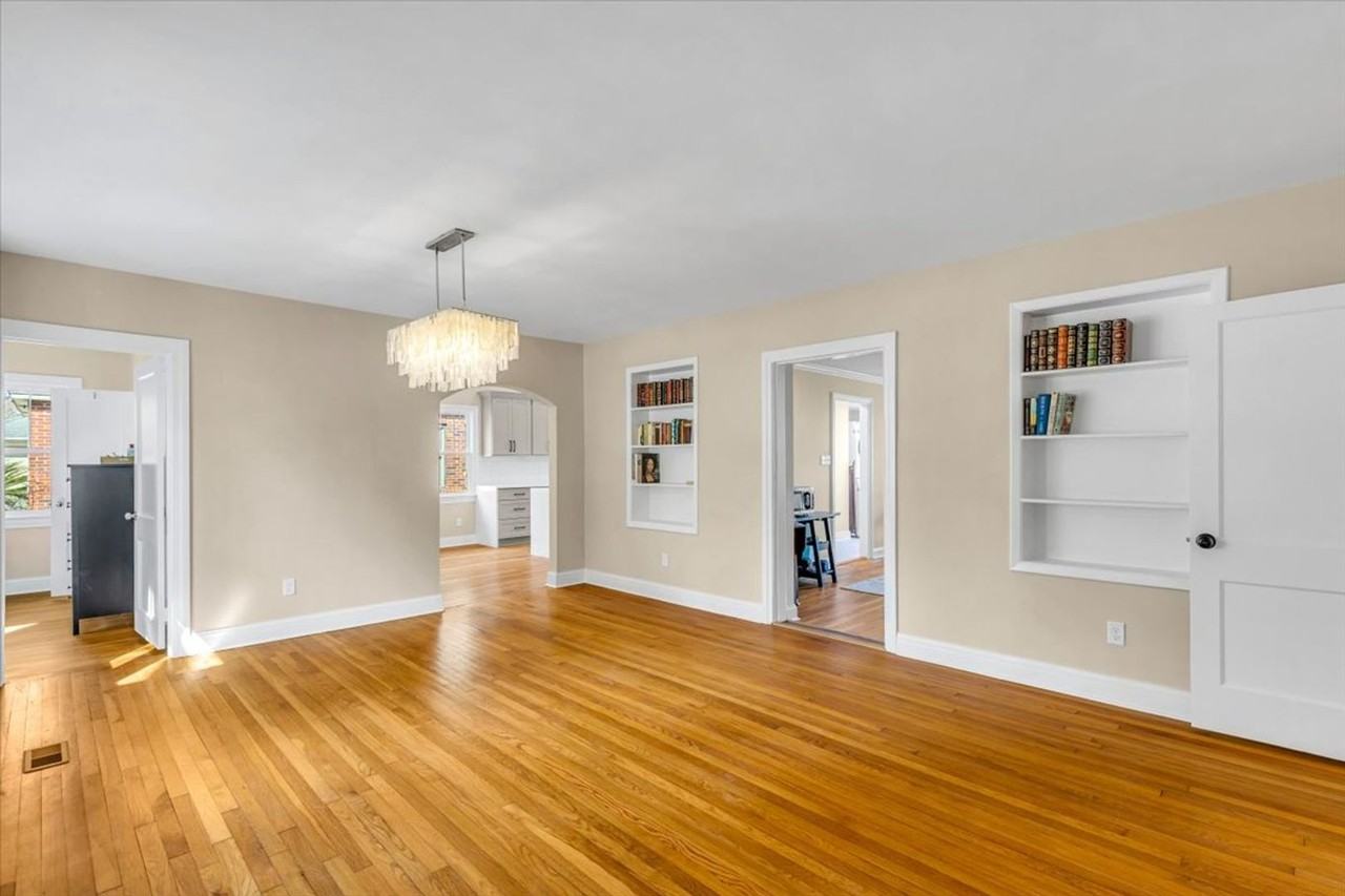 308 E 55th St - Photo 4 of 50