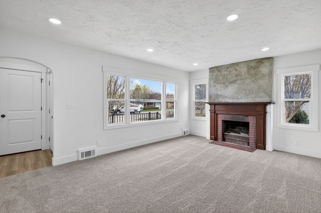367 Mccormack St - Photo 4 of 21