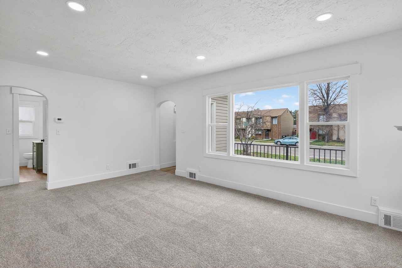 367 Mccormack St - Photo 5 of 21