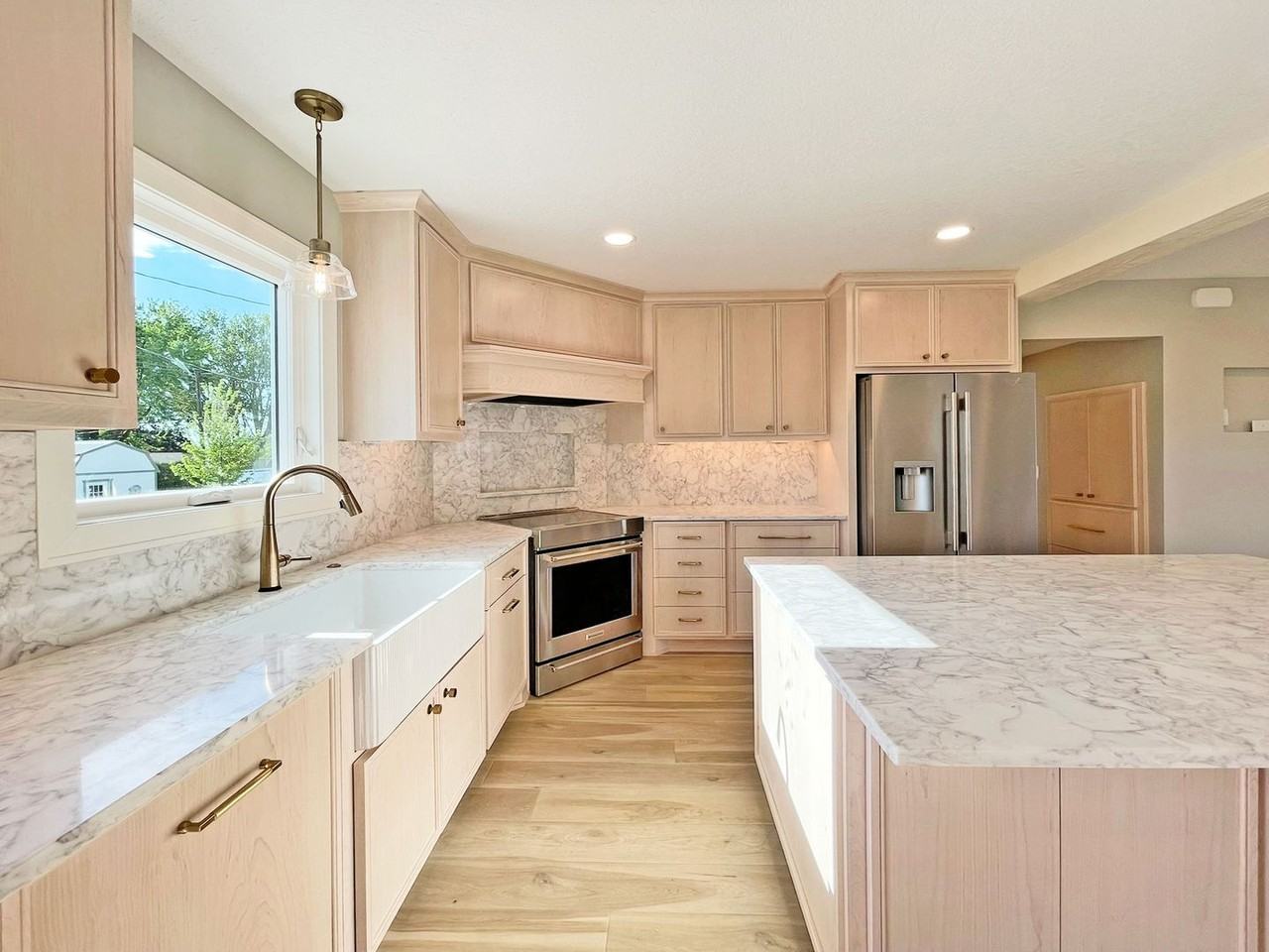 408 S Olive St - Photo 3 of 23