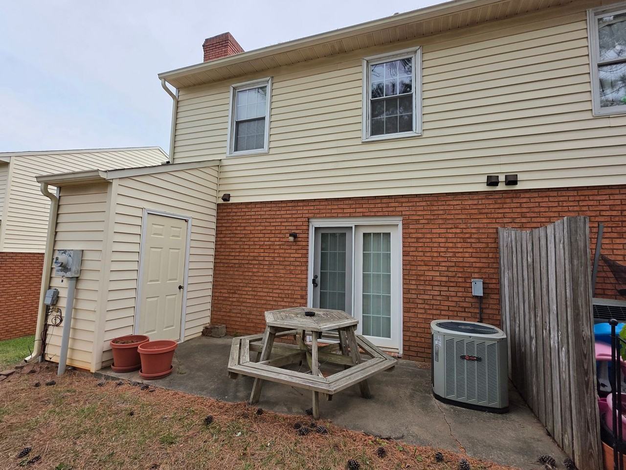 42 Cavalier Ct - Photo 2 of 10