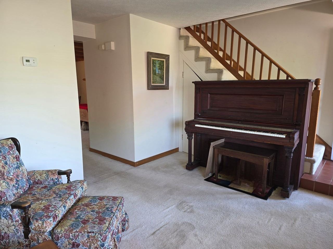 42 Cavalier Ct - Photo 3 of 10