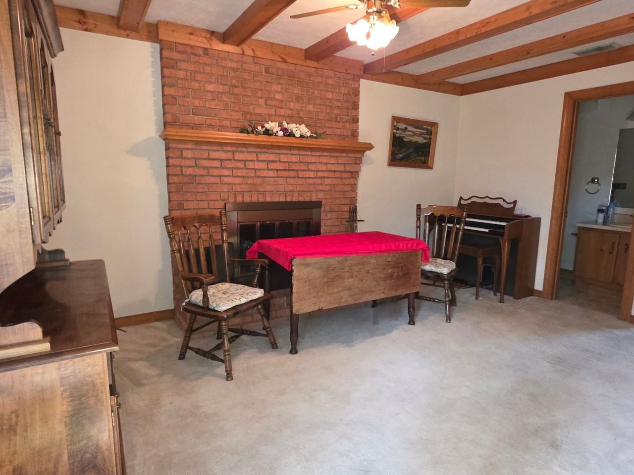 42 Cavalier Ct - Photo 5 of 10
