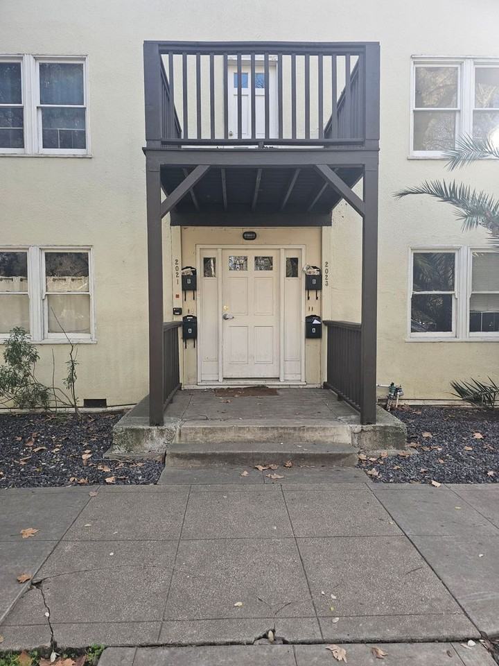 2021 8th St #B - Photo 2 of 19