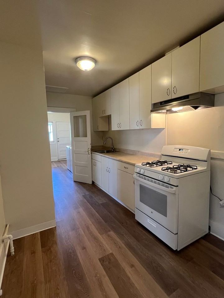 2021 8th St #B - Photo 4 of 19