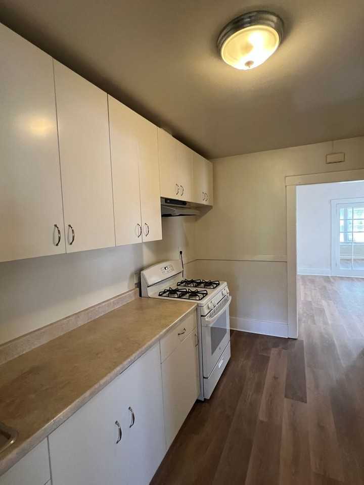 2021 8th St #B - Photo 6 of 19