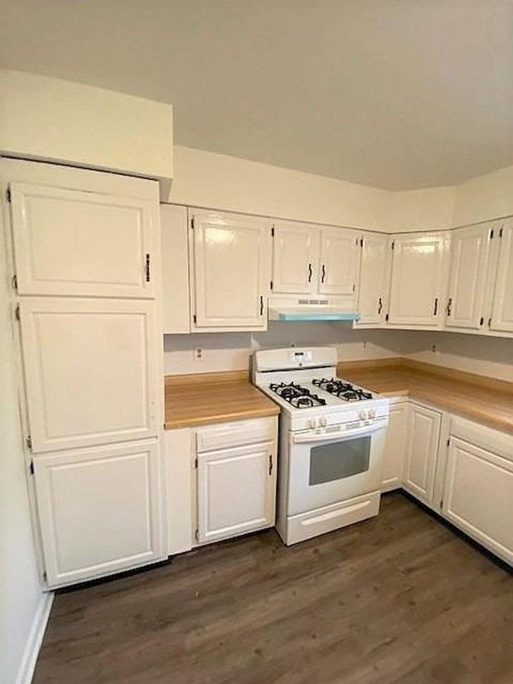 663 Shropshire Ave - Photo 5 of 14